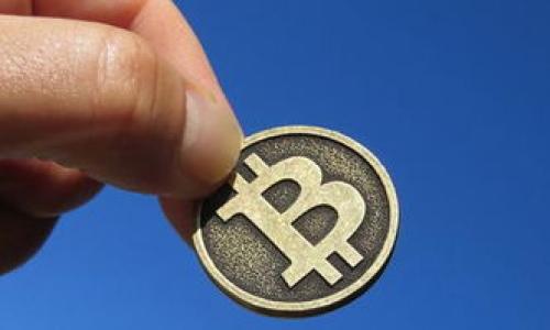    区块链加密货币的利好因素及未来展望  / 

 guanjianci  区块链, 加密货币, 投资机会, 市场前景  /guanjianci 

### 内容主体大纲

1. **引言**
   - 区块链与加密货币概述
   - 利好的背景和重要性

2. **区块链技术的基础**
   - 什么是区块链？
   - 区块链的工作原理
   - 主要类型的区块链（公有链、私有链、联盟链）

3. **加密货币的兴起**
   - 加密货币的发展历程
   - 主要加密货币的介绍（如比特币、以太坊等）

4. **加密货币市场的利好因素**
   - 增长的投资需求
   - 技术创新及其影响
   - 传统金融市场的逐步接纳
   - 政府政策支持

5. **区块链技术的应用场景**
   - 金融领域
   - 供应链管理
   - 医疗健康
   - 数字身份

6. **未来展望**
   - 加密货币和区块链的投资机会
   - 市场挑战与风险
   - 长期趋势分析

7. **总结**

### 引言

随着科技的快速发展，区块链和加密货币正逐渐成为全球金融体系中不可或缺的一部分。虽然这些技术仍在不断演进，但它们所带来的便利性和安全性已经吸引了大量的投资者和企业的关注。本文将探讨区块链加密货币的多重利好因素，分析它们在未来的发展潜力，以及潜在的投资机会。

### 1. 区块链技术的基础

什么是区块链？
区块链是一种去中心化的分布式账本技术，具有不可篡改和透明性的特点。通过将数据分散存储在多个节点上，区块链能够有效避免单点故障和数据伪造，为各种应用提供可靠的基础。

区块链的工作原理
区块链通过一系列数据块（区块）来存储信息，每个区块包含一组交易数据、时间戳和前一区块的哈希值。通过这样的链接结构，区块链形成一条长链，保证数据的完整性和安全性。

主要类型的区块链（公有链、私有链、联盟链）
区块链可以分为三种主要类型：公有链（如比特币）、私有链（用于企业内部）和联盟链（多个企业共同使用的链）。它们各有特点和适用场景，投资者需对其性质有清晰了解。

### 2. 加密货币的兴起

加密货币的发展历程
加密货币的概念起源于2009年的比特币诞生，随后多种加密货币相继推出。这些货币能够通过加密技术实现安全交易，提供了一种全新的资产交易和储存方式。

主要加密货币的介绍（如比特币、以太坊等）
比特币是最早也是最知名的加密货币，被广泛视为“数字黄金”。以太坊则是一个开放平台，允许开发者在其上构建去中心化应用（DApps）。其他加密货币如瑞波币、莱特币等也各具特色。

### 3. 加密货币市场的利好因素

增长的投资需求
随着人们对加密货币认知的加深，越来越多的投资者开始关注这一新兴市场。金融机构、对冲基金和个人投资者均纷纷加入，推动了整个市场的繁荣。

技术创新及其影响
区块链技术的持续创新，尤其是跨链技术、Layer 2 解决方案等，解决了交易速度和费用的问题，使得加密货币的使用变得更加便捷。

传统金融市场的逐步接纳
许多传统金融机构开始认可和支持加密货币，例如推出加密货币基金，提供相关金融服务。这使得加密货币逐步走向主流，从而刺激了投资需求。

政府政策支持
一些国家开始立法支持加密货币和区块链技术，这不仅增强了市场的合法性，也构建了良好的投资环境。

### 4. 区块链技术的应用场景

金融领域
区块链技术在金融领域有着广泛的应用，如跨境支付、支付清算等。这能够显著提高交易效率，并降低成本。

供应链管理
通过使用区块链技术，供应链的每一个环节都可以被透明记录，确保信息的真实有效，极大提升了管理效率。

医疗健康
区块链在医疗健康领域的应用能够实现患者数据的安全储存与共享，有助于改善医疗服务质量。

数字身份
利用区块链技术，可以构建一个去中心化的身份验证系统，保障用户的隐私以及数据安全。

### 5. 未来展望

加密货币和区块链的投资机会
对于长期投资者而言，加密货币市场仍然存在大量机会，比如关注具有创新潜力的项目和技术。此外，随着 adoption 的加剧，早期进入的投资者可能会迎来丰厚的回报。

市场挑战与风险
尽管市场前景看好，但也面临诸多风险，如价格波动大、监管政策不确定性等。投资者需理性分析，并及时调整投资策略。

长期趋势分析
总体来看，随着技术的不断成熟和市场的逐步规范化，未来区块链和加密货币市场的潜力依然十分可观，投资者应持续关注。

### 6. 总结

总的来说，区块链和加密货币正在以惊人的速度改变我们对金融和技术的理解。它们的利好因素纷繁复杂，而投资者在把握机遇的同时，也需警惕潜在的风险。未来的市场将是一个充满挑战与机遇的竞技场。

### 相关问题解析

1. **区块链技术的核心价值是什么？**
   - 这部分将深入分析区块链的去中心化特性、透明性和安全性，探讨其对传统行业的颠覆性影响和价值。区块链如何在网上促进信任并减少中介角色的需求，将被详细解析。

2. **加密货币的投资风险有哪些？**
   - 针对投资者最为关心的风险因素，分析市场波动性、监管不确定因素、技术风险以及安全问题。此外，还将讨论如何做好风险管理和应对策略。

3. **区块链在现实世界的应用在哪里？**
   - 介绍区块链目前在金融、医疗、物流等领域的实际应用案例，分析这些应用如何提高效率、降低成本以及提升透明度。

4. **加密货币的市场发展趋势如何？**
   - 对加密货币市场的历史数据进行分析，结合当前动态，预测未来的发展方向和趋势，包括技术的演变和市场对新兴币种的反应。

5. **如何选择合适的加密货币进行投资？**
   - 分析市场上不同加密货币的特点与优势，讨论如何评估项目的潜力，包括团队背景、技术创新、社区支持等多个维度。

6. **政府对区块链和加密货币的态度将如何影响市场？**
   - 探讨不同国家和地区的监管政策对区块链和加密货币市场的直接影响，包括合规性、法律框架以及税收政策等方面的分析。 

希望上述内容能够帮助您理解区块链加密货币的利好因素以及市场未来的发展潜力。如需更深入的研究或咨询，请随时联系。